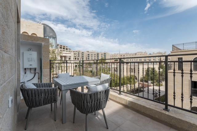 Front Of The Old City In Jerusalem - Luxurious Residence Rom bilde